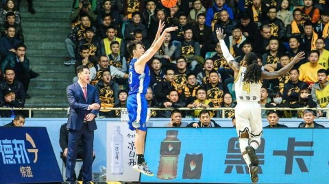 广厦主场灯光耀，福特森三十利刃出鞘送江苏五连胜终结