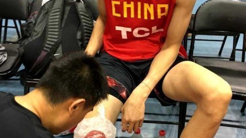 汗水与欢笑：男篮集训备战纪实