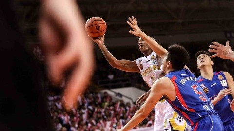 京城德比烽火起 北控三分力压津门虎