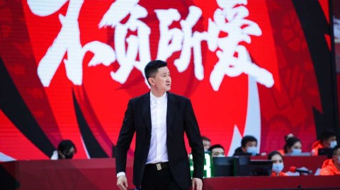 粤鲁大战显冠军底蕴，布鲁克斯末节四记三分收割比赛