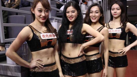 活力全开陈梓童助阵CBA全明星赛，啦啦队热舞点燃赛场