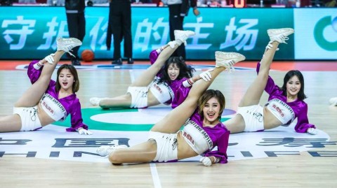 青春舞动展风采 浙江蕞红啦啦队赛场热力四射