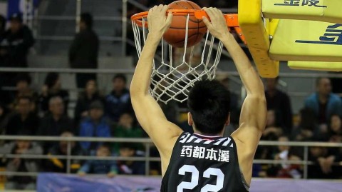 辽篮铁骑锋芒尽显 那些年我们一起追的冠军之心