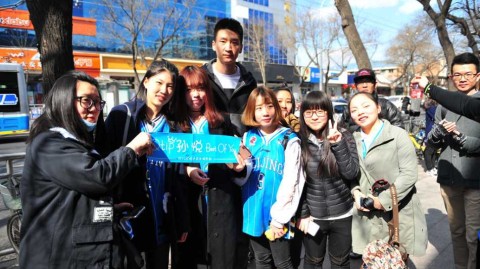 京城篮球情怀 孙悦方硕与铁杆球迷的春日之约