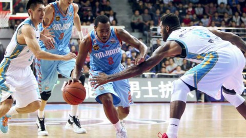 天山飞虎主场大胜福建中华鲟，古德洛克独木难支赵泰隆独撑危局