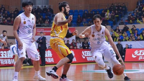 江苏德比烽火再燃，小科比49分闪耀龙城，肯帝亚主场静候齐鲁劲敌