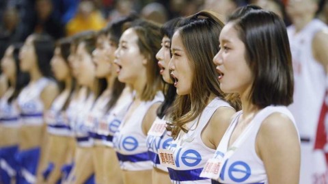 吉林篮球宝贝：寒冬里的火热舞姿，闪耀东北虎主场