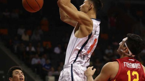 广东宏远鏖战记：阿联的暴扣与钟诚的铁血防线