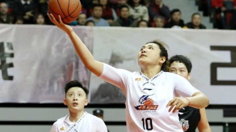 上海女篮主场大胜陕西 斯图尔特两双闪耀年终收官战