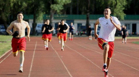 海埂练兵剑指里约，宫家军血性挥洒高原