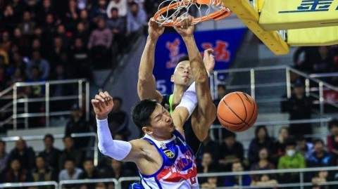 广东宏远风云录：阿联劈扣震津门，朱芳雨雨倾赛场