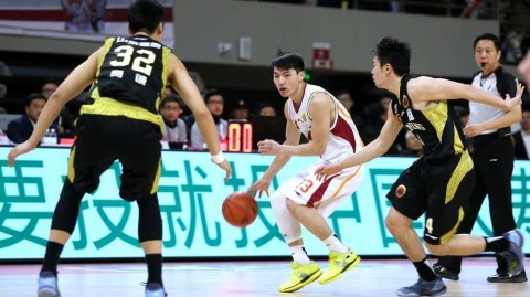 CBA经典战：浙江主场不敌山东，劳森全能表现率队取胜