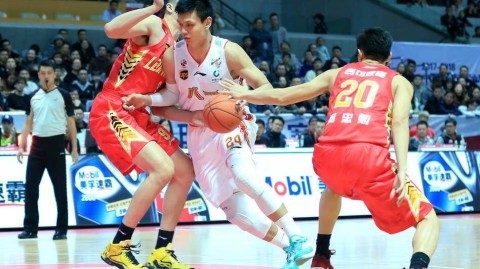 🏀铁军主场陷落，深圳烈豹狂飙送八一开季四连败