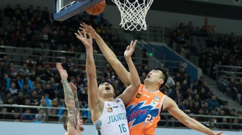 江苏铁骑踏破上海滩，大鲨鱼吞下苦涩四连败