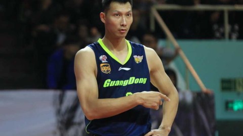 粤军之战经典回顾：阿联统治赛场杜锋阿的江握手致意