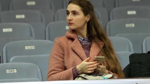 硝烟中的温柔力量：CBA赛场上的美女球迷图鉴