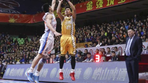 哈达迪统治禁区却遭广厦群狼围剿 经典一战见证铁血防守