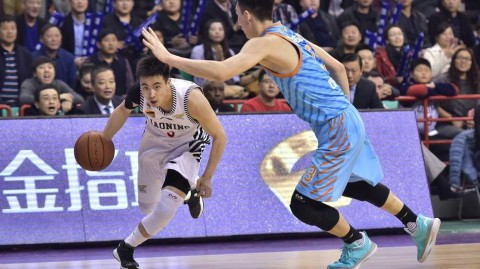 疆辽大战风云再起：赵继伟绝杀封神，后场双枪照亮红山体育馆