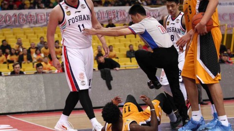 CBA经典冲突战：大唐怒顶富兰克林，三双王率山西力克佛山