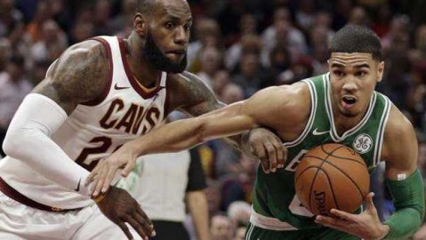 詹姆斯加时11分弑绿军 骑士终结联盟第一连胜