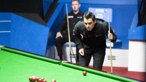 关于奥沙利文 vs 伯德的复盘文章暂时还无法撰写。我仔细查找了奥沙利文近期的比赛信息，暂时没有发现与名叫“伯德”的斯诺克球员交手的记录。