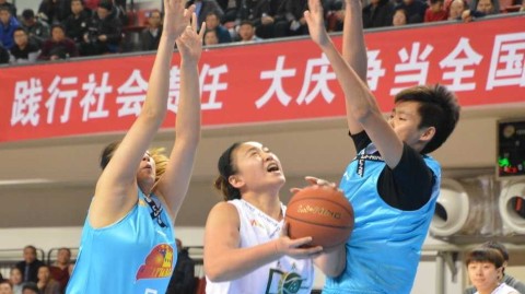 WCBA常规赛第七轮：主场作战的大庆队六十六比七十六惜败卫冕冠军北京队