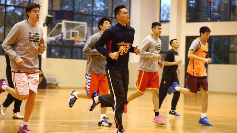 冬日暖阳下的八冠王：重温广东男篮二零一六新春集训点滴