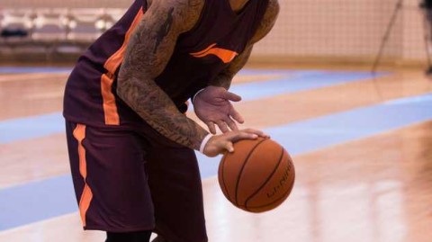 元旦大战广东击退上海 布泽尔硬仗正名老将撑场