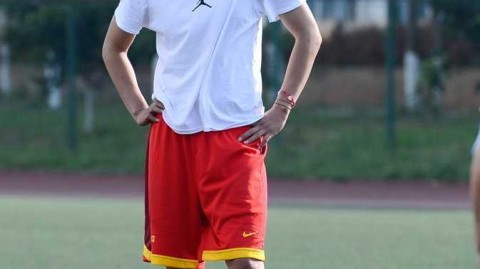 回眸里约征程：宫家军挥汗海埂，男篮传承铸精兵