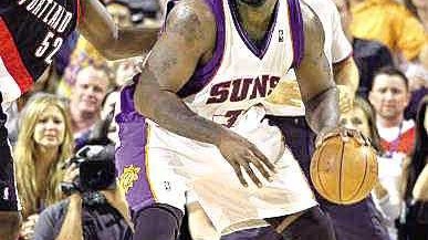 姚鲨对决分水岭：姚明34+14完爆奥尼尔统治内线