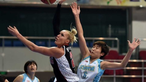 女篮风云·第二十六轮激战：北京狂胜广东止颓势，沈部大捷八一显威风