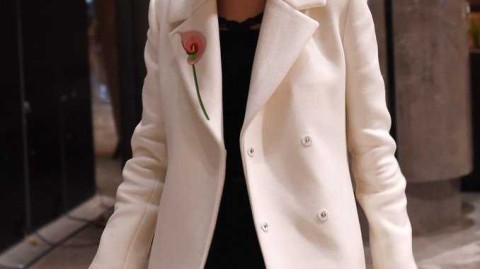 CBA全明星赛的场外风景线：孙悦爱妻陈露的柔情与坚守