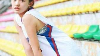 夏日球场甜心：女生篮球背心穿搭图鉴，解锁元气运动风