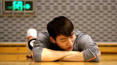 CBA体测大比武：深蹲卧推成硬核门槛，新赛季上岗证不好拿