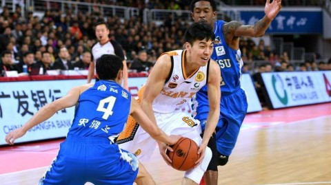 CBA经典战：布鲁克斯闪耀龙城 江苏肯帝亚客场力擒山西