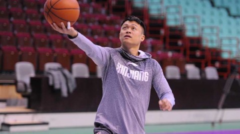 宿敌相逢勇者胜——记亚当斯与哈德森的赛场情谊