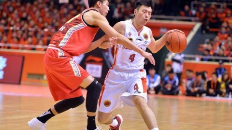 内线双塔联手发威，山东高速主场大胜八一送对手十三连败