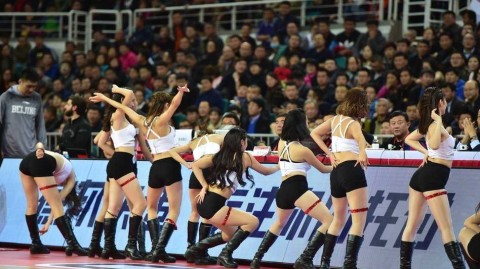 光影律动：探寻CBA篮球宝贝赛场内外的别样风采