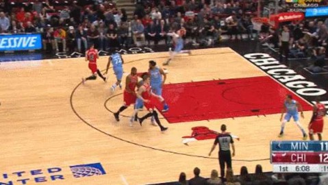 NBA扣篮大赛史上最强对决：拉文双加赛299-291力压戈登卫冕