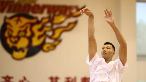 剑指巅峰 广东男篮总决赛前的最后冲刺