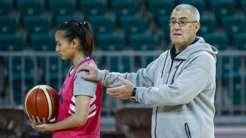 马赫抵达山西女篮开启首训 亲力亲为调教年轻队员