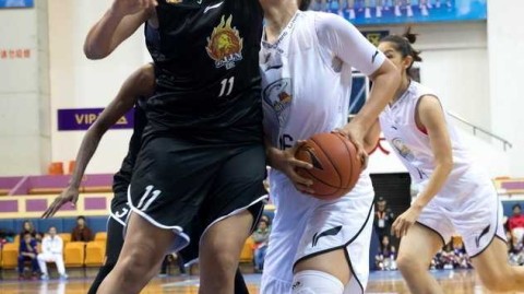 粤女篮内线巨无霸独揽35+18 力擒浙江豪取主场连胜