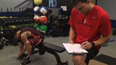 辽篮重炮赴美逐梦，贺天举夏日特训力争突破