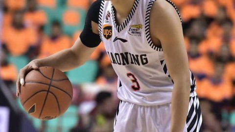 辽篮全华班锋芒毕露大胜八一 哈德森穿针引线郭艾伦撕裂防线