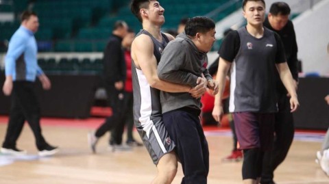 广州龙狮迎季后赛卡位战 三军用命苦练内功