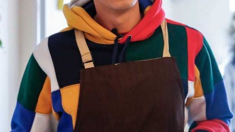 铁血后卫的柔情烘焙方硕情人节为球迷手作甜蜜饼干