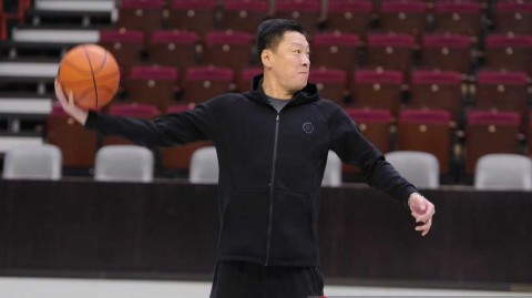 李春江指导宝刀未老 超远三分引领广厦全力备战