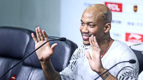 泪别传奇：马布里退役发布会深情告白，篮球生涯在北京温情落幕