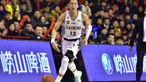 京城德比烽火再燃，郭艾伦疾风突刺破圣盾