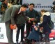 冬日里的温暖邂逅：桑兰携子观战CBA，王治郅赛场送问候